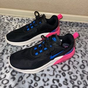 Nike Air Max Motion 2 Size 11